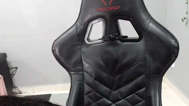 Livia Diaz online show from 11/14/25, 02:21