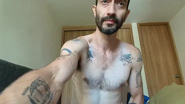 Snapshot of ALEJANDRO_BIGCOCK chatting on 05/31/26, 02:35 ALEJANDRO BIGCOCK online show from 05/31/26, 02:35
