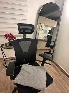 Snapshot of Eva_Gonzalez chatting on 01/18/25, 02:03 Eva Gonzalez online show from 01/18/25, 02:03