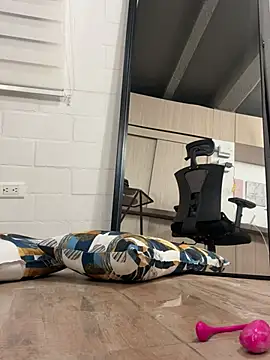 Snapshot of Eva_Gonzalez chatting on 02/25/25, 02:03 Eva Gonzalez online show from 02/25/25, 02:03