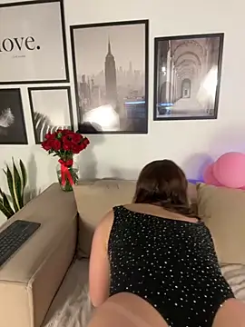 Snapshot of Eva_Gonzalez chatting on 10/12/25, 12:20 Eva Gonzalez online show from 10/12/25, 12:20