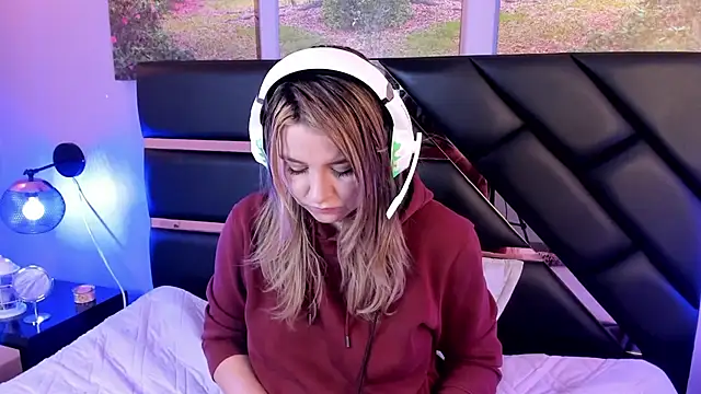 Annie mone online show from 12/10/24, 09:00