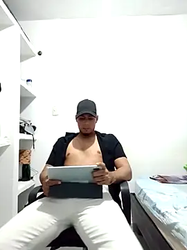 bonehur online show from 10/01/25, 09:54