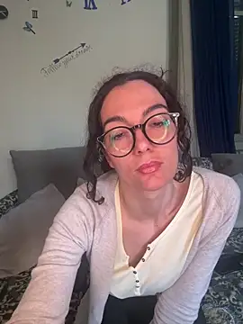 Strawberry queen91 online show from 04/17/26, 03:37