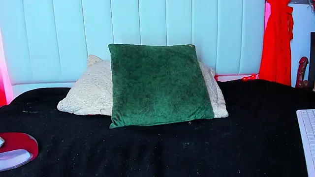 caro lyne  online show from 09/15/25, 07:03