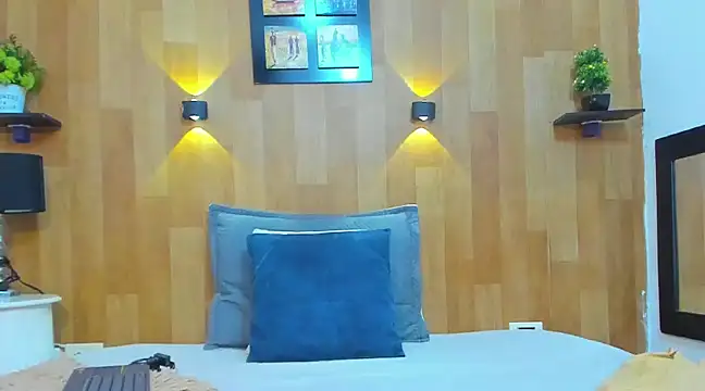 marianaa90 online show from 02/21/25, 07:21