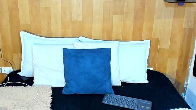 marianaa90 online show from 10/23/25, 06:28