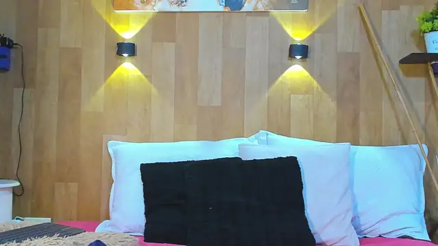 marianaa90 online show from 02/16/26, 04:14