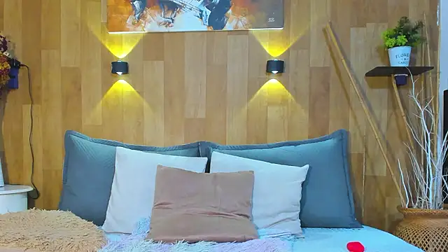 marianaa90 online show from 03/24/26, 04:23