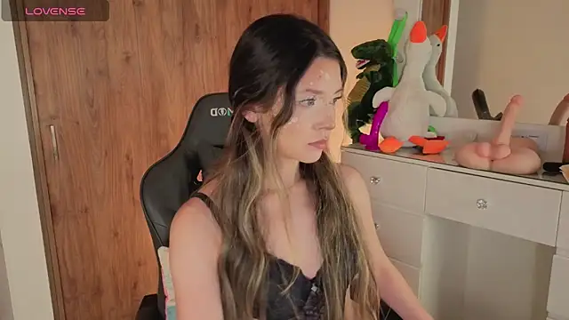 jessy  01 online show from 10/28/25, 01:53