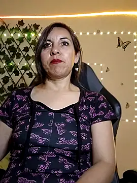 Lady breaks hearts online show from 10/06/25, 09:18