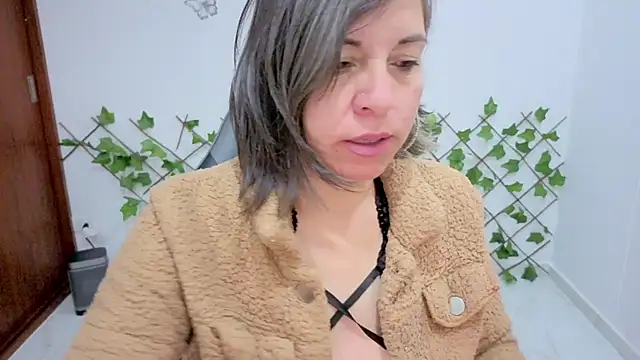 Lady breaks hearts online show from 02/07/26, 09:57