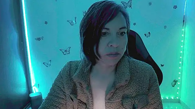 Lady breaks hearts online show from 03/01/26, 10:39