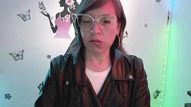 Lady breaks hearts online show from 03/19/26, 10:36