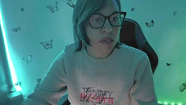 Lady breaks hearts online show from 03/29/26, 10:26