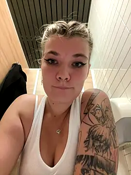 Holy Tereza online show from 09/28/25, 03:39