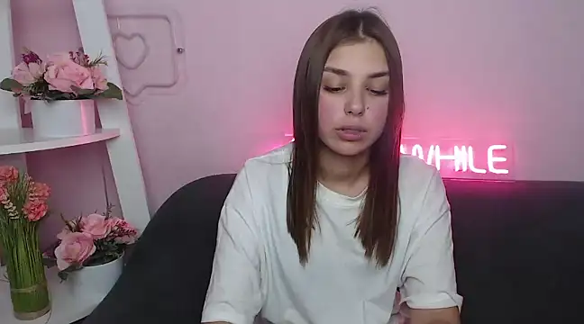 Snapshot of MilanaAngelAs chatting on 01/10/25, 10:28 MilanaAngelAs online show from 01/10/25, 10:28