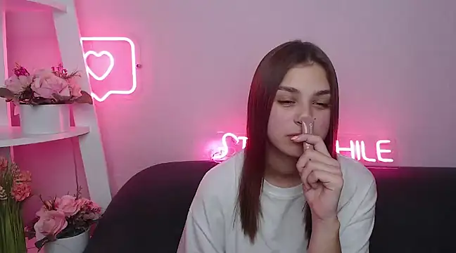 Snapshot of MilanaAngelAs chatting on 01/11/25, 02:15 MilanaAngelAs online show from 01/11/25, 02:15