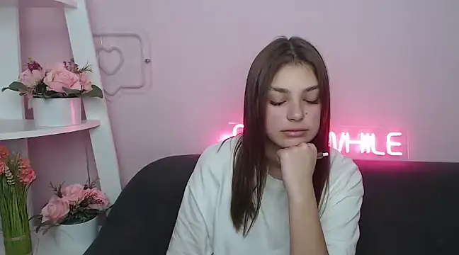 Snapshot of MilanaAngelAs chatting on 01/12/25, 10:45 MilanaAngelAs online show from 01/12/25, 10:45
