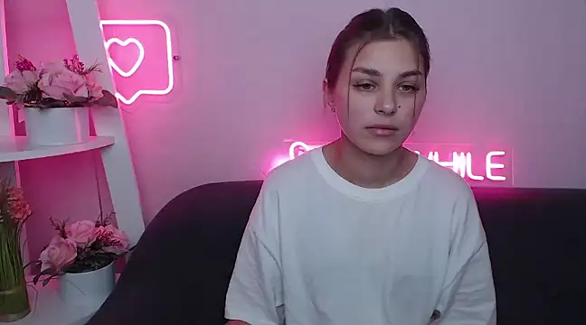 Snapshot of MilanaAngelAs chatting on 01/13/25, 05:44 MilanaAngelAs online show from 01/13/25, 05:44