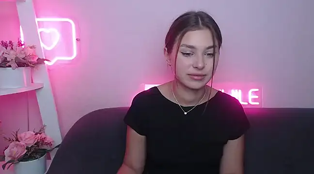 Snapshot of MilanaAngelAs chatting on 01/26/25, 05:45 MilanaAngelAs online show from 01/26/25, 05:45