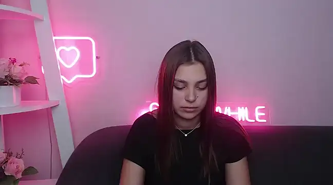 Snapshot of MilanaAngelAs chatting on 02/07/25, 05:07 MilanaAngelAs online show from 02/07/25, 05:07