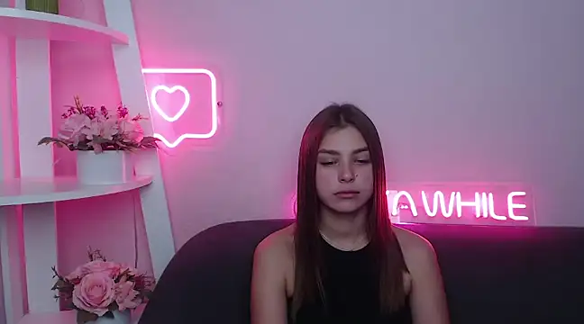 Snapshot of MilanaAngelAs chatting on 02/21/25, 11:44 MilanaAngelAs online show from 02/21/25, 11:44