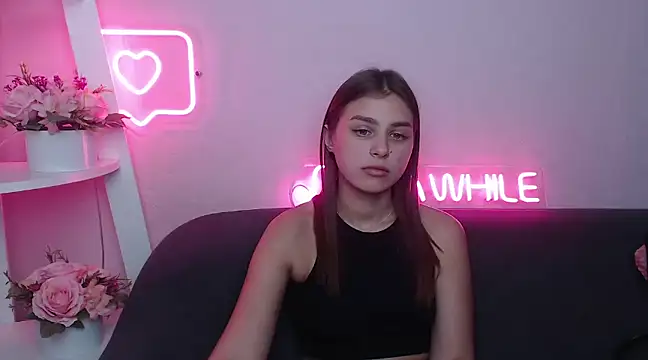 Snapshot of MilanaAngelAs chatting on 02/21/25, 02:48 MilanaAngelAs online show from 02/21/25, 02:48