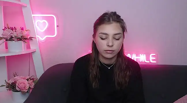 Snapshot of MilanaAngelAs chatting on 03/01/25, 05:42 MilanaAngelAs online show from 03/01/25, 05:42