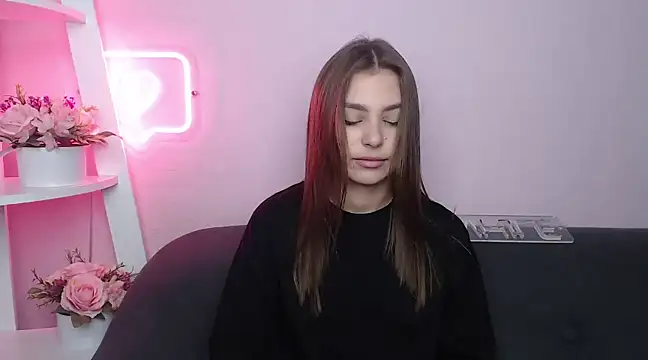 Snapshot of MilanaAngelAs chatting on 03/04/25, 05:42 MilanaAngelAs online show from 03/04/25, 05:42