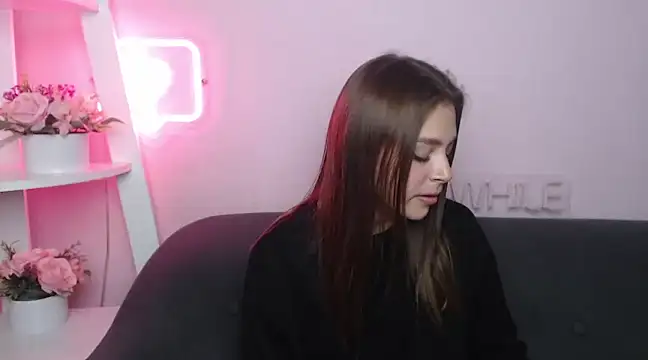 Snapshot of MilanaAngelAs chatting on 03/15/25, 05:48 MilanaAngelAs online show from 03/15/25, 05:48