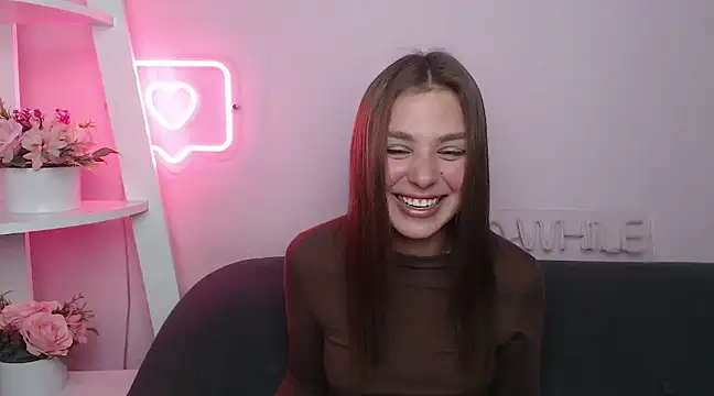 Snapshot of MilanaAngelAs chatting on 03/18/25, 10:14 MilanaAngelAs online show from 03/18/25, 10:14