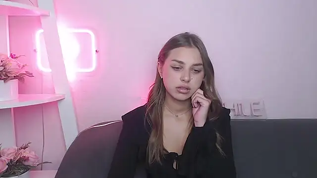 Snapshot of MilanaAngelAs chatting on 09/15/25, 01:00 MilanaAngelAs online show from 09/15/25, 01:00