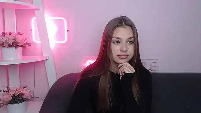 Snapshot of MilanaAngelAs chatting on 10/04/25, 04:43 MilanaAngelAs online show from 10/04/25, 04:43