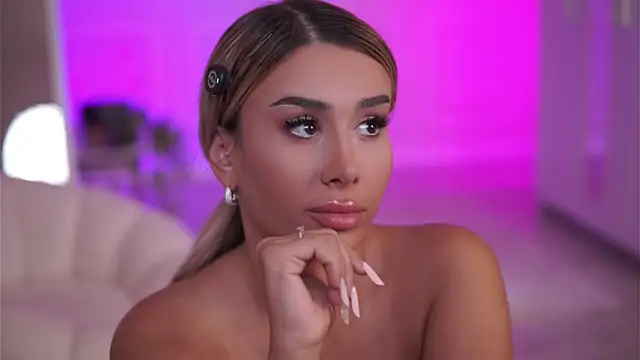 EvaZane online show from 11/12/25, 07:24