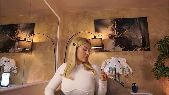 EvaZane online show from 03/05/26, 09:11