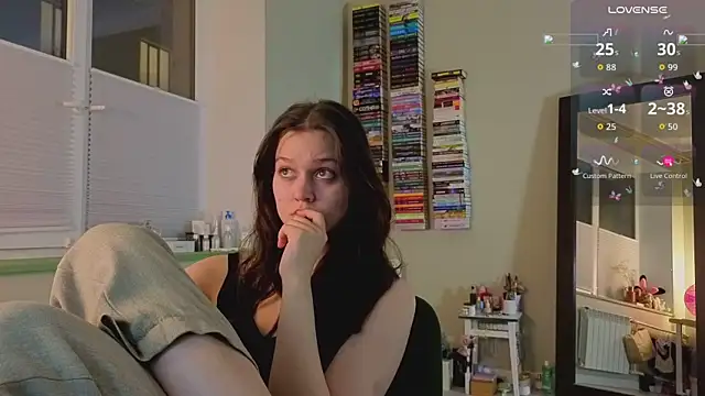 Snapshot of Addelin_Moon chatting on 05/17/26, 08:38 Addelin Moon online show from 05/17/26, 08:38