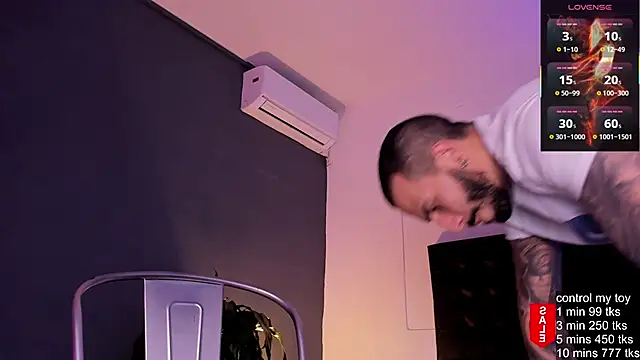 Snapshot of Matt_Ferrer chatting on 11/08/25, 08:07 Matt Ferrer online show from 11/08/25, 08:07