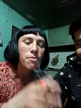 Snapshot of babylexx_18 chatting on 09/15/25, 01:27 babylexx 18 online show from 09/15/25, 01:27