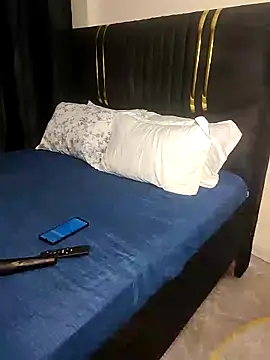 KikiLovesD online show from 02/06/26, 10:57