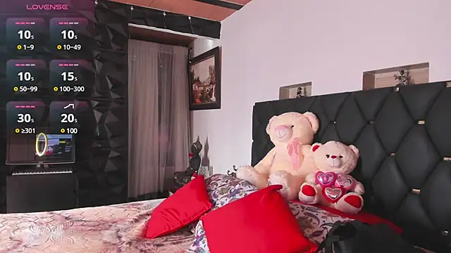 Snapshot of charlottemeyerr chatting on 12/12/24, 01:39 charlottemeyerr online show from 12/12/24, 01:39