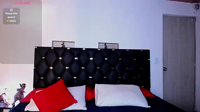 Snapshot of charlottemeyerr chatting on 12/14/24, 06:09 charlottemeyerr online show from 12/14/24, 06:09