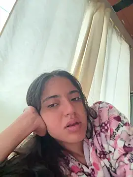 ViolettaSummer online show from 04/10/26, 11:37