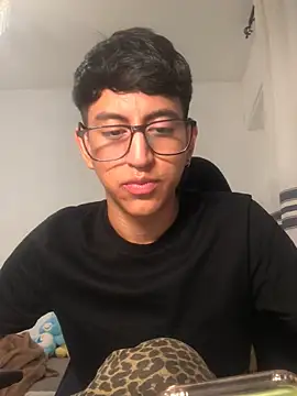 modelo180 online show from 09/29/25, 08:02