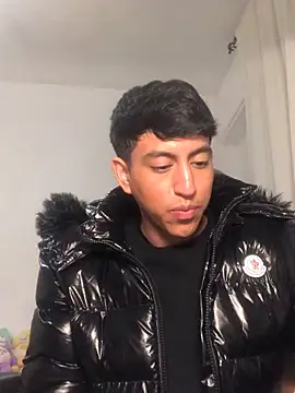 modelo180 online show from 12/17/25, 11:22