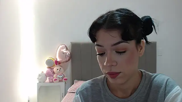 Snapshot of Caribbean_beauty_ chatting on 10/19/25, 03:07 Caribbean beauty  online show from 10/19/25, 03:07