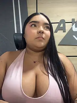 Snapshot of little_lissiee chatting on 06/27/26, 01:54 little lissiee online show from 06/27/26, 01:54