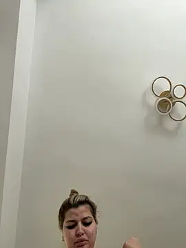 AllysonK online show from 04/22/26, 10:39