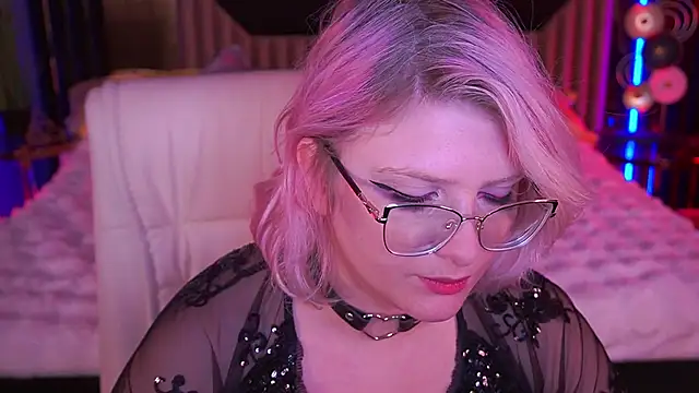 CoolTatis online show from 11/18/25, 08:08