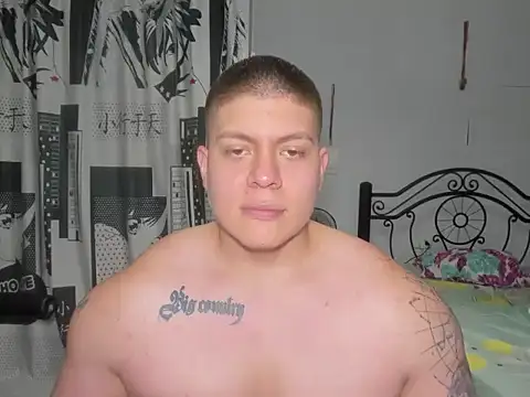 Snapshot of regan_jhonso chatting on 03/23/26, 02:04 regan jhonso online show from 03/23/26, 02:04